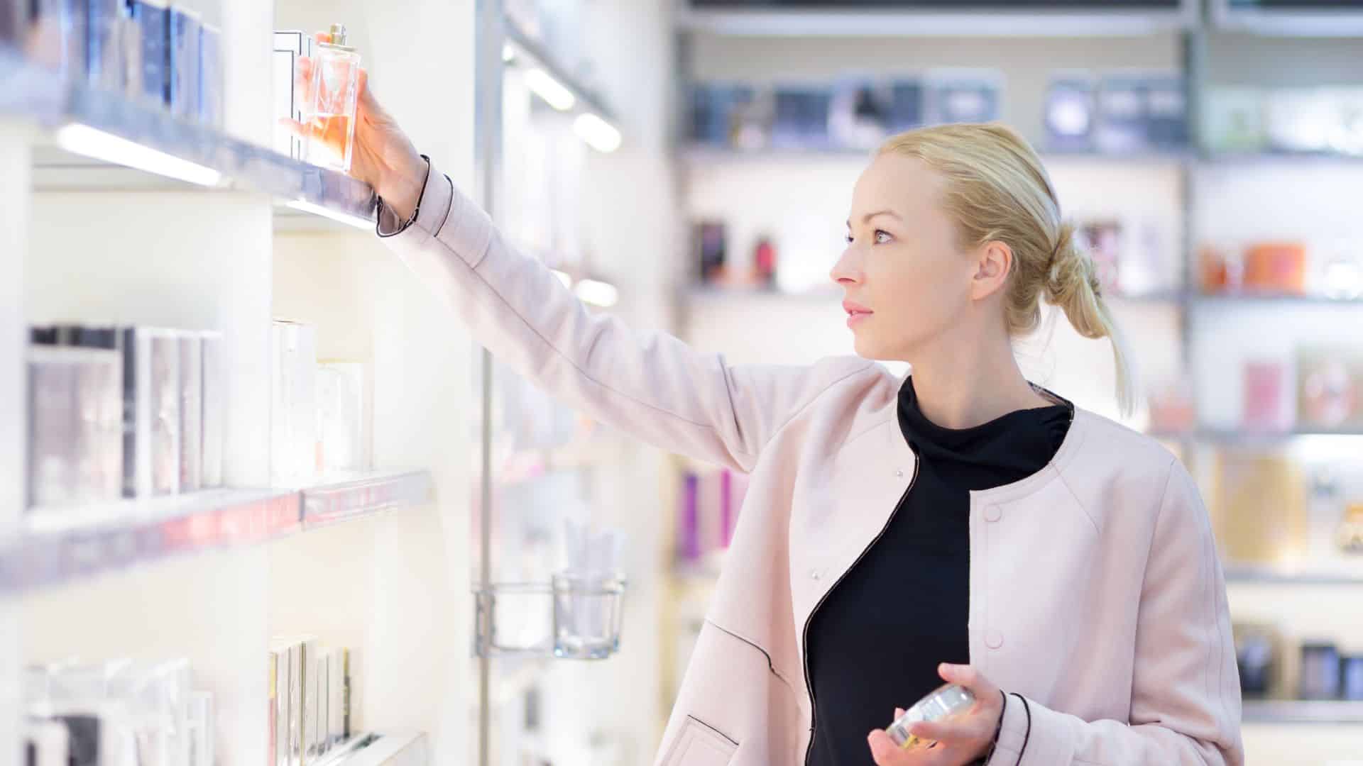 Blonde women shopping in an ecommerce store